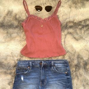 Dusty pink lace tank 🌺